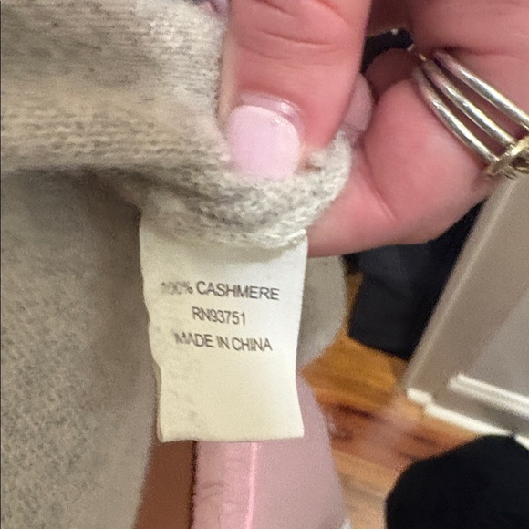 InCashmere Light Gray Crew Neck Sweater - Picture 4 of 4